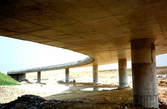 VIADUCTS & BRIDGES AT NEW INTERNATIONAL AIRPORT, KUALA LUMPUR, MALAYSIA